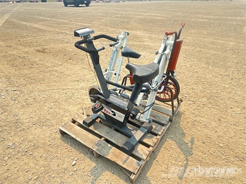 Quantity of (3) HealthWare Exercise Equipment Andre komponenter