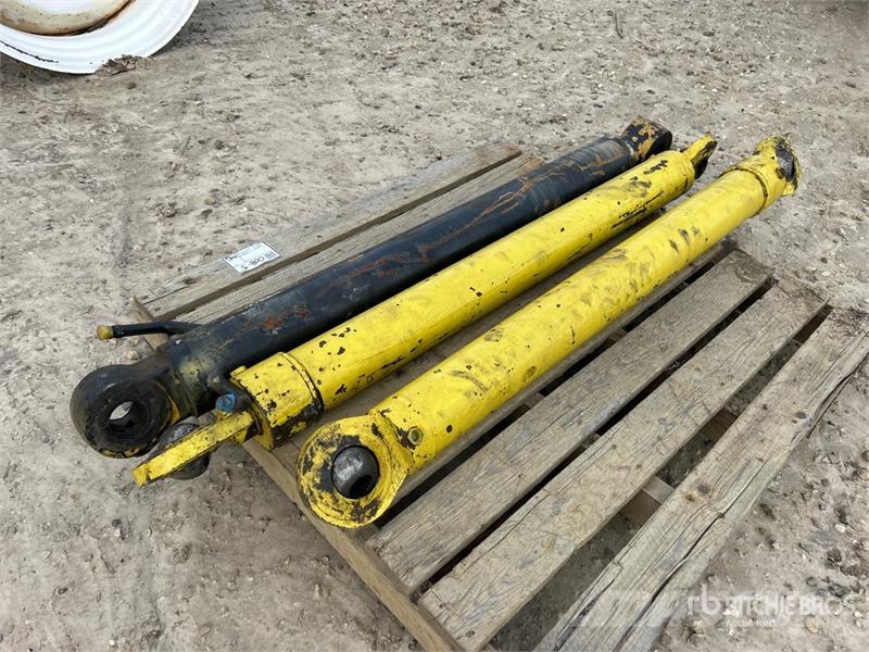  Quantity of (3) Hydraulic Cylinder Коммерческий транспорт - Другие