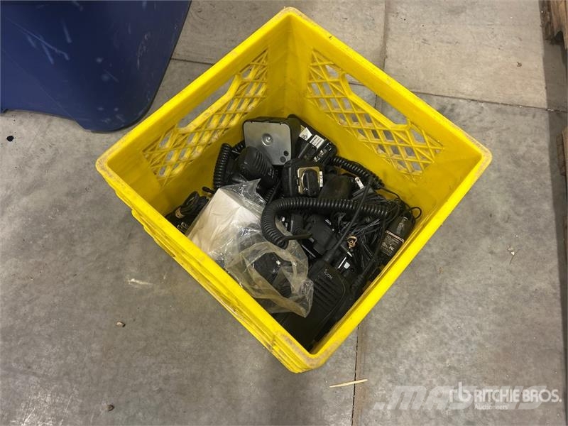 Quantity of (3) Icom IC-F4101D Radios Ďalšie komponenty