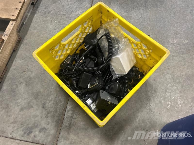 Quantity of (3) Icom IC-F4101D Radios Ďalšie komponenty