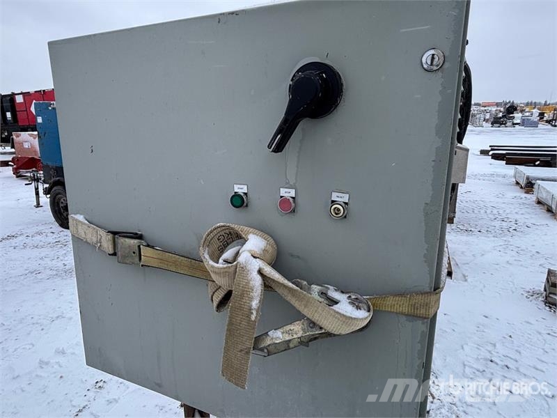  Quantity of (3) Lynx 40 VFD Panel Équipement de forage de pétrole et de gaz