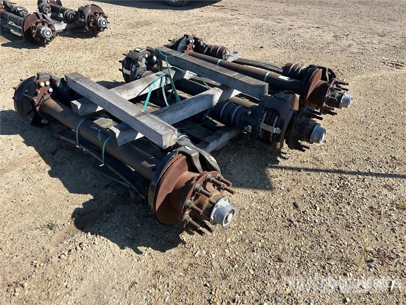 Quantity of (3) Meritor ADB Trailer Axle Assembly Drugi deli