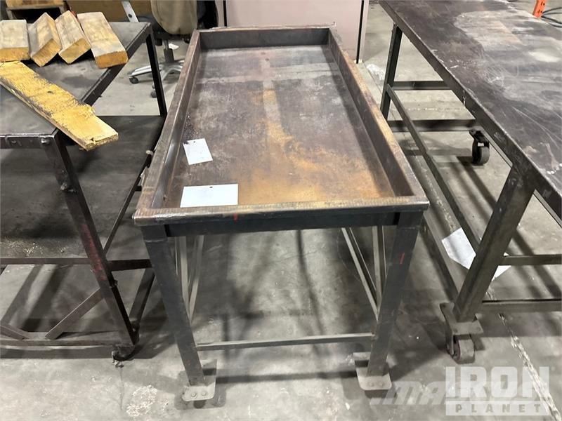 Quantity of (3) Metal Shop Tables Rolling Shop Tab Utilaje construcții - Altele