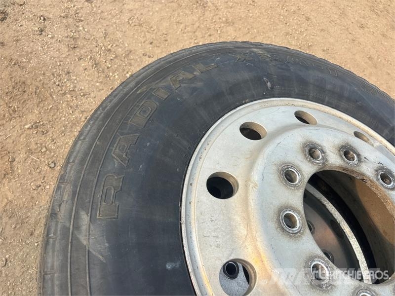 Quantity of (3) Michelin 11R24.5 Tires Tyres, wheels and rims