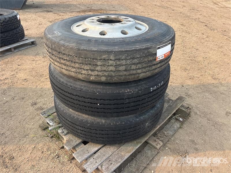 Quantity of (3) Michelin 11R24.5 Tires Tyres, wheels and rims