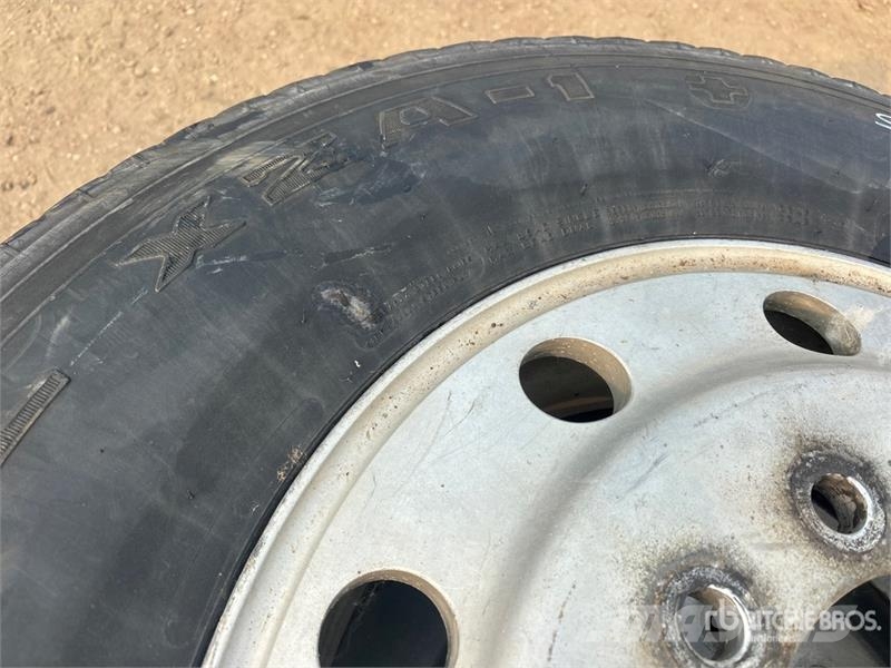Quantity of (3) Michelin 11R24.5 Tires Tyres, wheels and rims