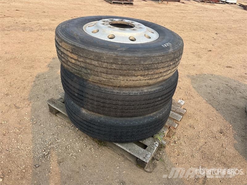 Quantity of (3) Michelin 11R24.5 Tires Tyres, wheels and rims