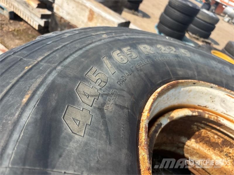Quantity of (3) Michelin XZL 425/65R22.5 Tires Tyres, wheels and rims