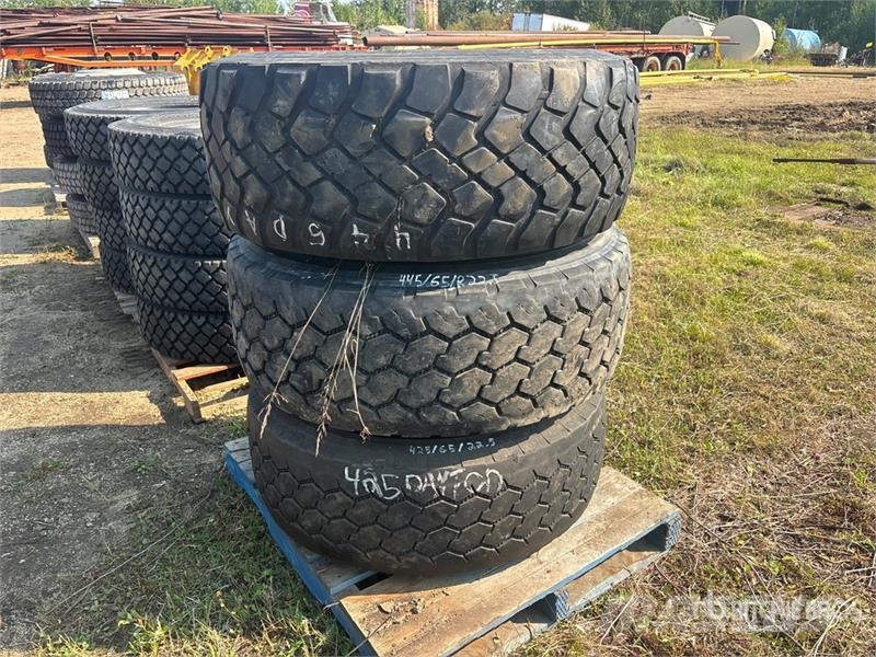 Quantity of (3) Michelin XZL 425/65R22.5 Tires Tyres, wheels and rims