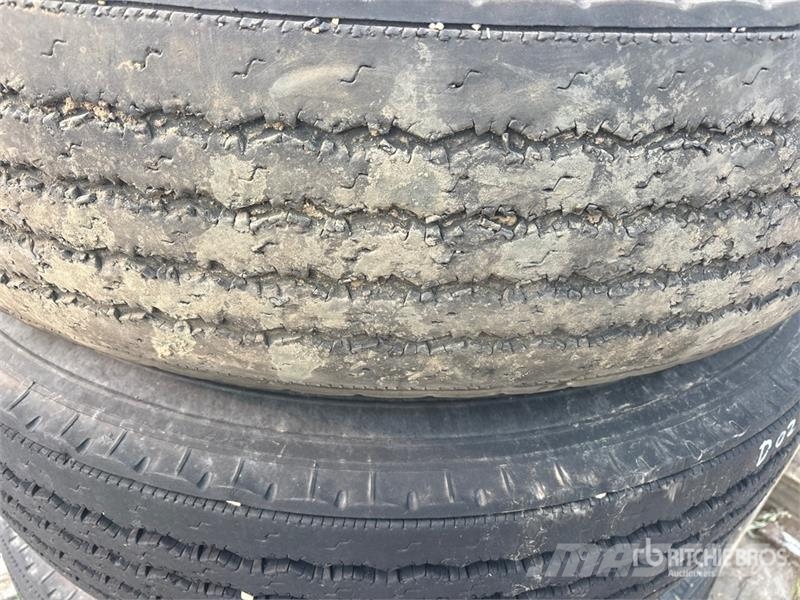 Quantity of (3) Michelin 11R24.5 Tires Tyres, wheels and rims