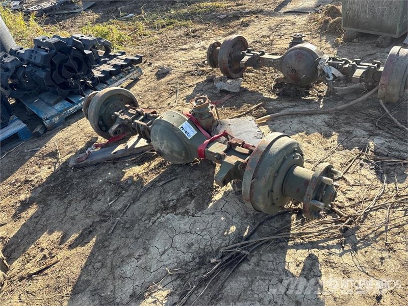  Quantity of (3) Military truck axles معدات النقل - غير ذلك