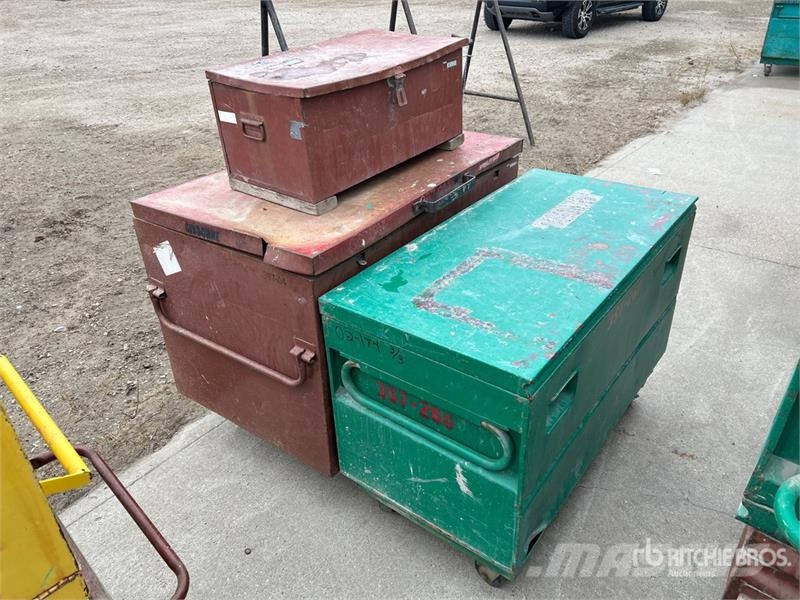 Quantity of (3) Miscellaneous Job Site Box مكونات أخرى