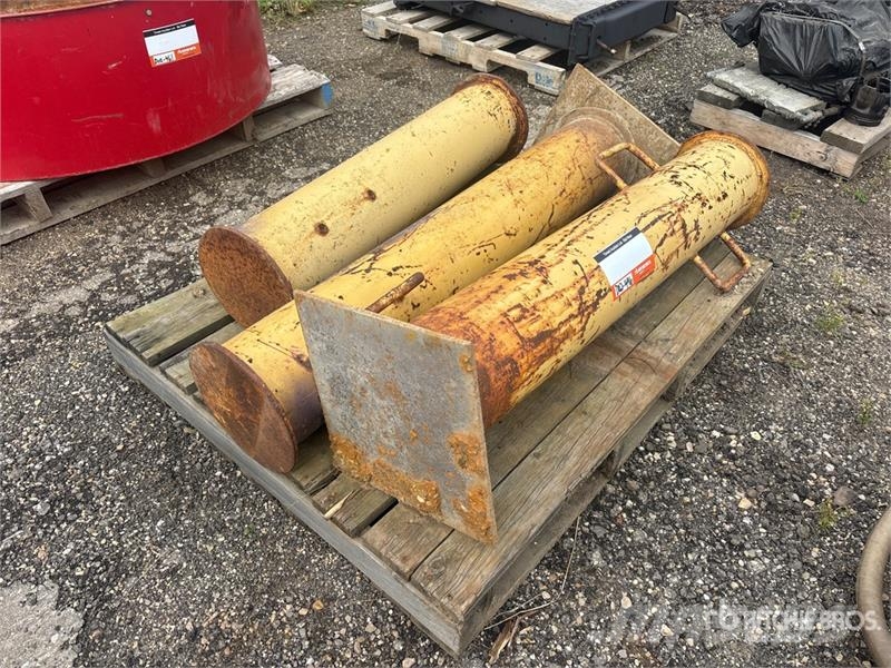 Quantity of (3) Miscellaneous Maintenance Stands Drugi deli