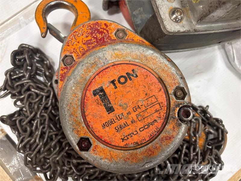 Quantity of (3) Miscellaneous Chain Hoists مكونات أخرى