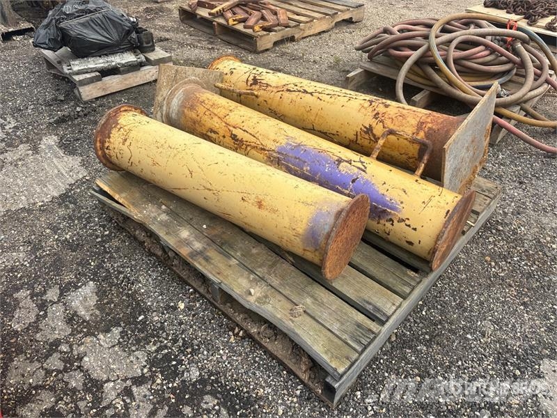 Quantity of (3) Miscellaneous Maintenance Stands Drugi deli