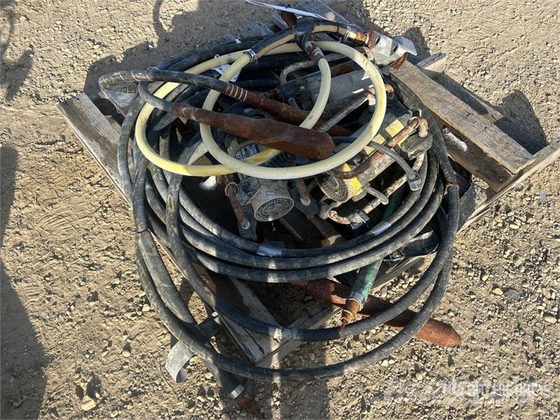  Quantity of (3) Oztec Electric Concrete Vibrator Kompaktory
