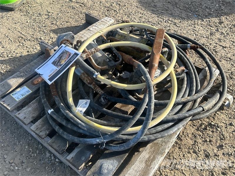  Quantity of (3) Oztec Electric Concrete Vibrator Kompaktory