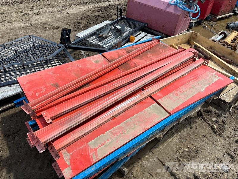 Quantity of (3) Pallet Racking Строителство - Други