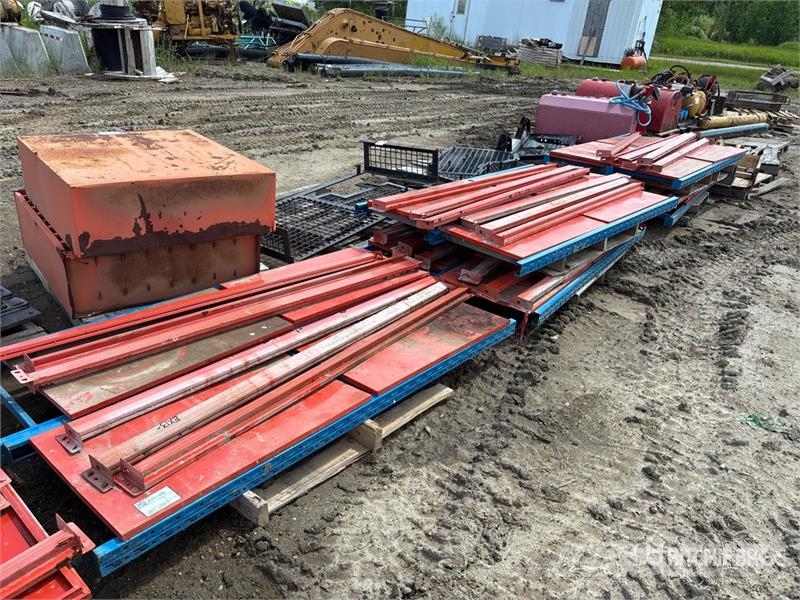 Quantity of (3) Pallet Racking Строителство - Други