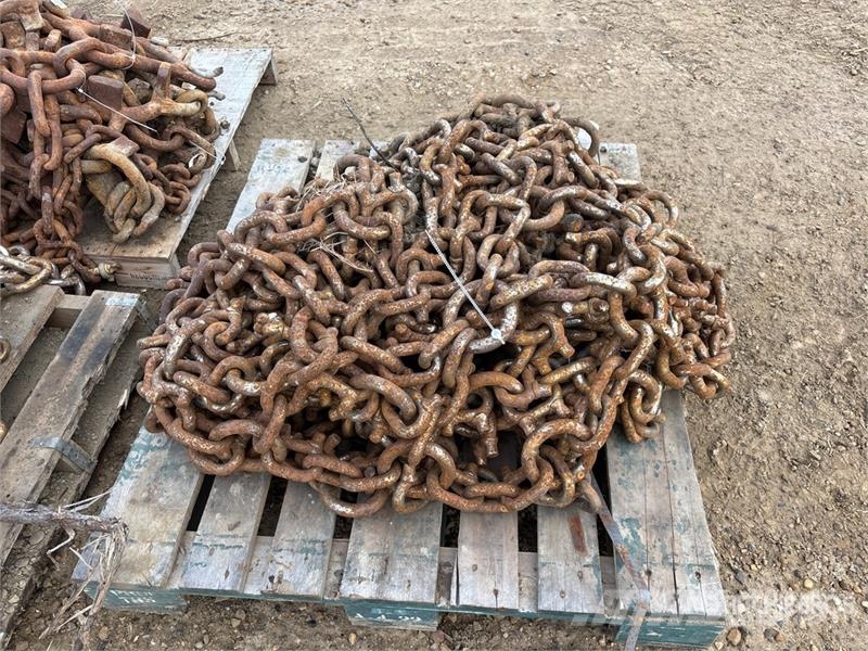  Quantity of (3) Pallets of Tire Chains معدات البناء - غير ذلك