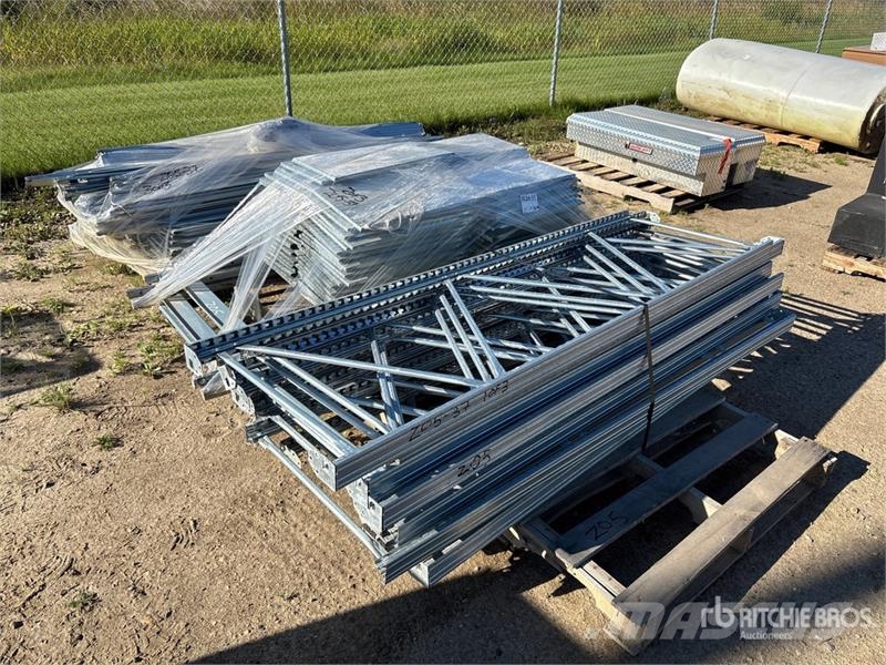  Quantity of (3) Pallets of Shelving Ďalšie komponenty