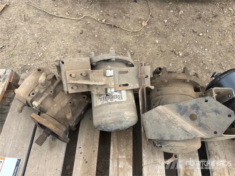 Quantity of (3) Pallets of Miscellaneous Parts Transportes - Outros