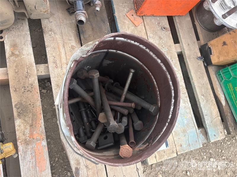 Quantity of (3) Pallets of Miscellaneous Parts Transportes - Outros