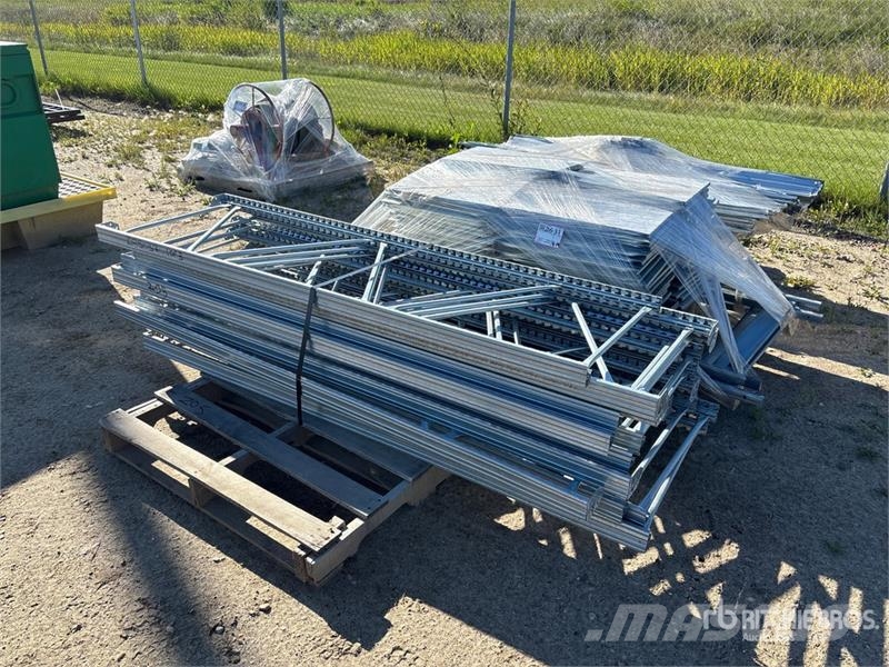 Quantity of (3) Pallets of Shelving Ďalšie komponenty
