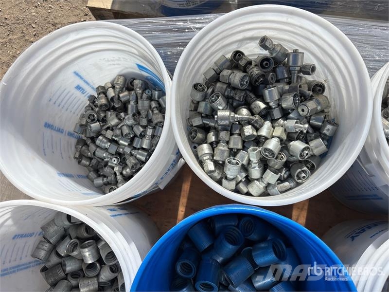 Quantity of (3) Pallets of Hydraulic Hose Fittings Kiti naudoti statybos komponentai