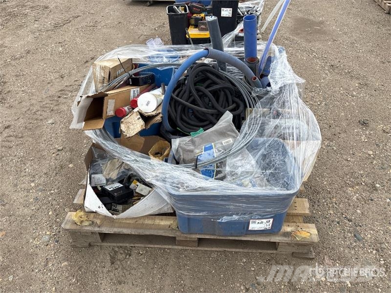  Quantity of (3) Pallets of Tools and Parts Andre komponenter