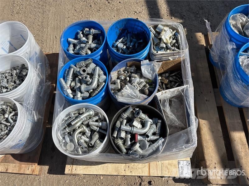 Quantity of (3) Pallets of Hydraulic Hose Fittings Kiti naudoti statybos komponentai
