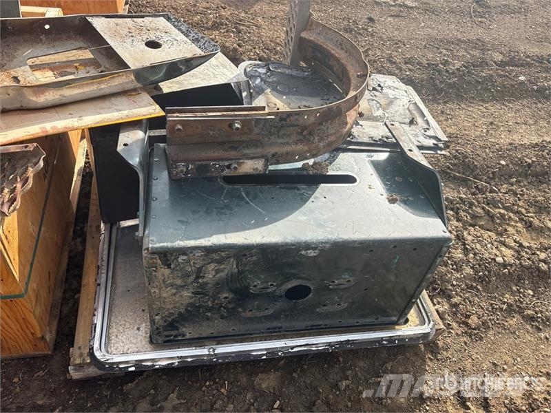 Quantity of (3) Pallets of Miscellaneous Parts Transportes - Outros