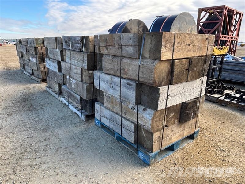  Quantity of (3) Pallets of Dunnage 10 in x 10 in مكونات أخرى