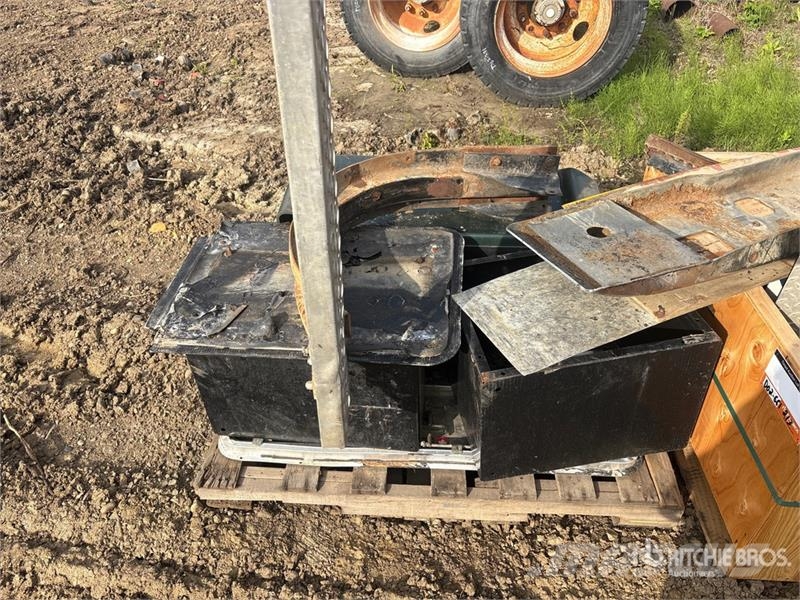 Quantity of (3) Pallets of Miscellaneous Parts Transportes - Outros