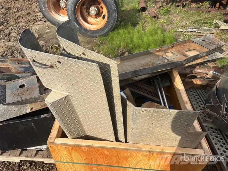 Quantity of (3) Pallets of Miscellaneous Parts Transportes - Outros