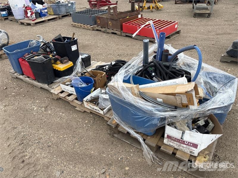  Quantity of (3) Pallets of Tools and Parts Andre komponenter