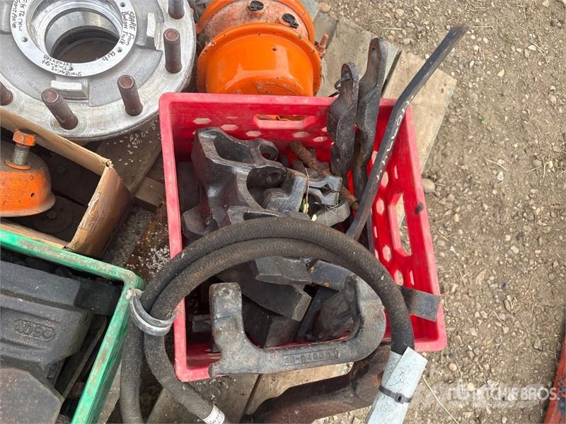 Quantity of (3) Pallets of Miscellaneous Parts Transportes - Outros