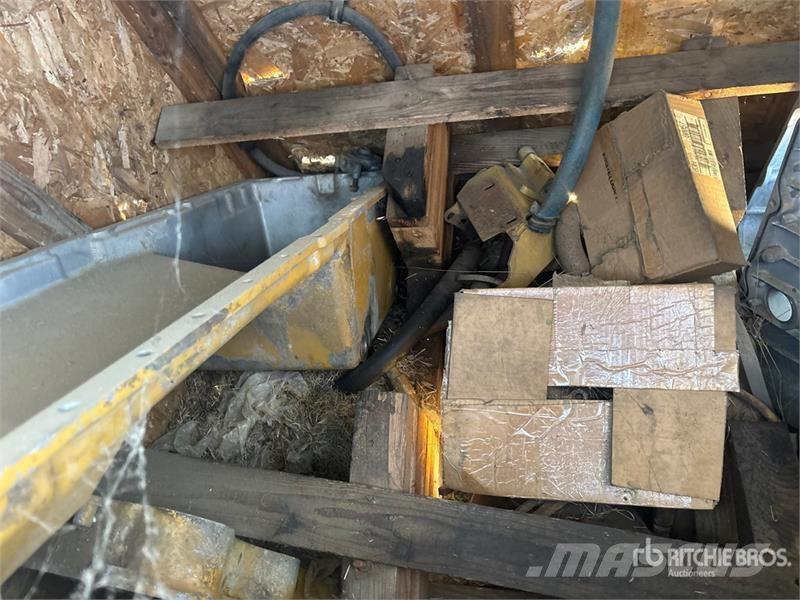  Quantity of (3) Pallets of Miscellaneous Engine Pa Drugi deli