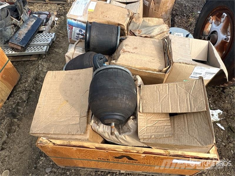 Quantity of (3) Pallets of Air Bags Transportes - Outros