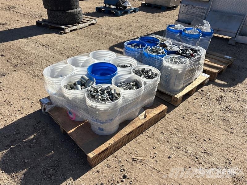 Quantity of (3) Pallets of Hydraulic Hose Fittings Kiti naudoti statybos komponentai