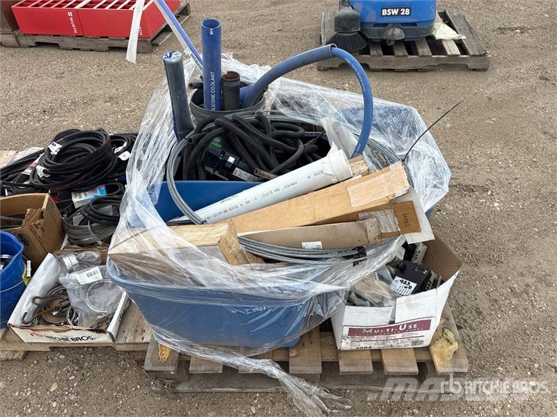  Quantity of (3) Pallets of Tools and Parts Andre komponenter
