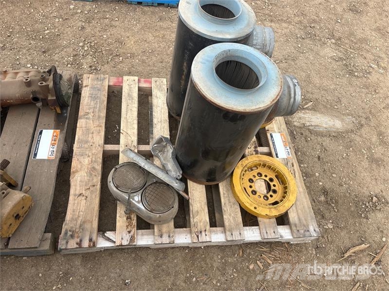 Quantity of (3) Pallets of Miscellaneous Parts Transportes - Outros