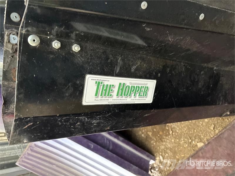 Quantity of (3) Poly Auger Hoppers Drugi deli