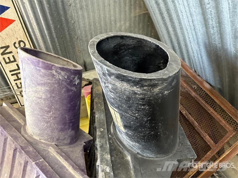 Quantity of (3) Poly Auger Hoppers Drugi deli