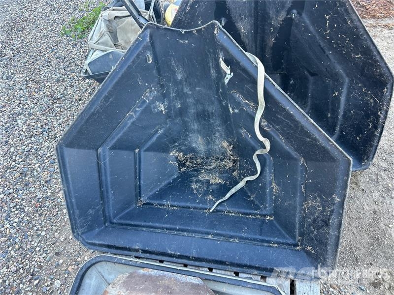  Quantity of (3) Poly Hopper & Heavy Duty Auger Hop Afgrødehåndtering - Andet udstyr