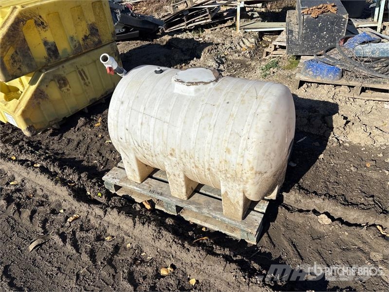  Quantity of (3) Poly tank and containments المصاعد والرافعات المادية
