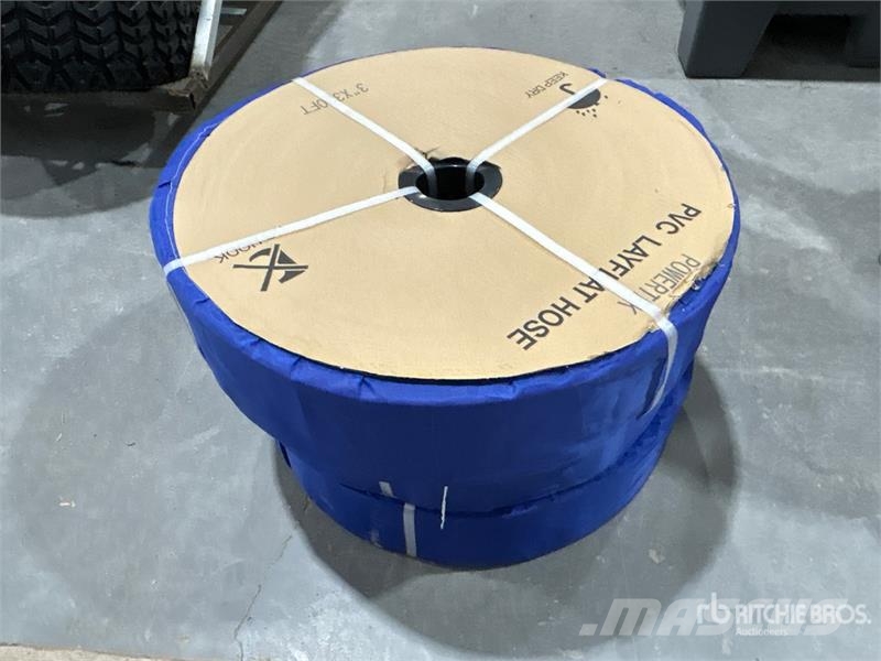 Quantity of (3) Powertek 3 in x 300 ft Water Hose Beton tartozékok
