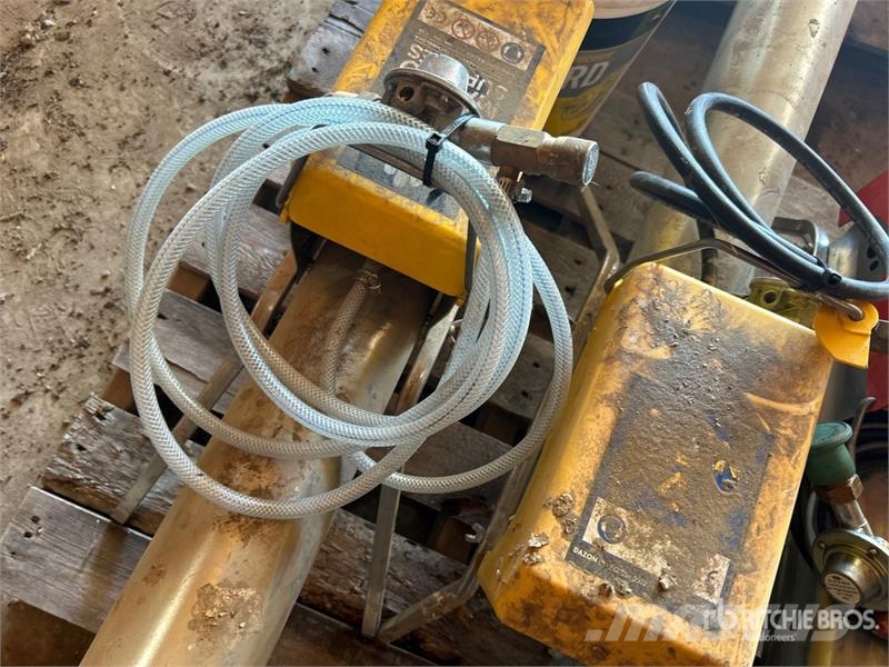  Quantity of (3) Propane Scare Cannons & PTO Shaft Kiti naudoti statybos komponentai