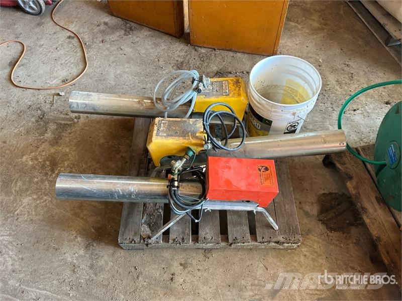  Quantity of (3) Propane Scare Cannons & PTO Shaft Kiti naudoti statybos komponentai