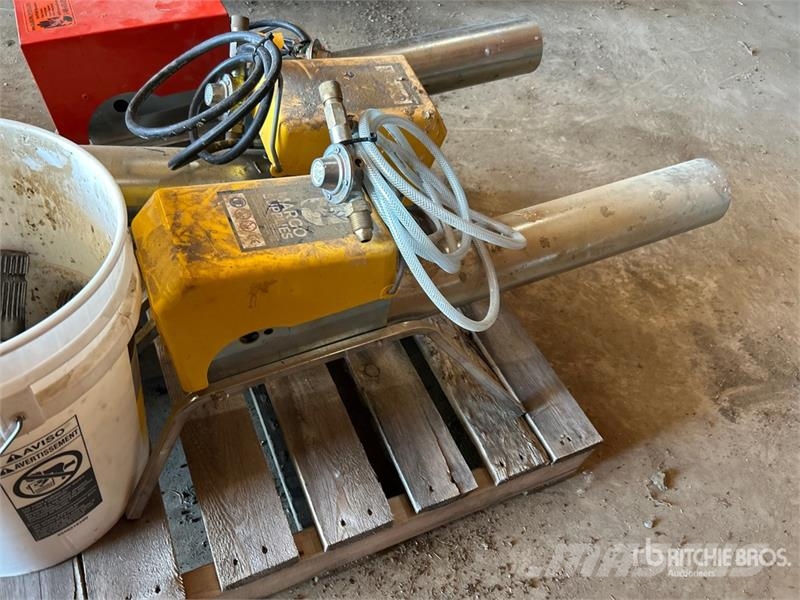  Quantity of (3) Propane Scare Cannons & PTO Shaft Kiti naudoti statybos komponentai
